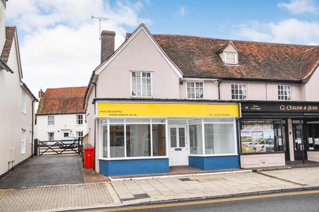 Rayne Road, Braintree, CM7 Property to rent £900 pcm (£208 pw)