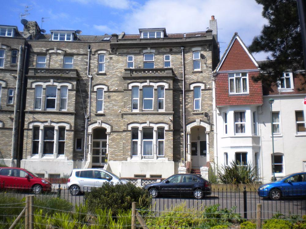 The Crescent, Studio £650 pcm (£150 pw)