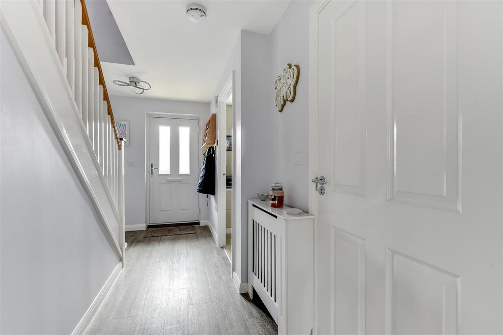 Sunflower Street, Worthing 4 bed detached house £550,000