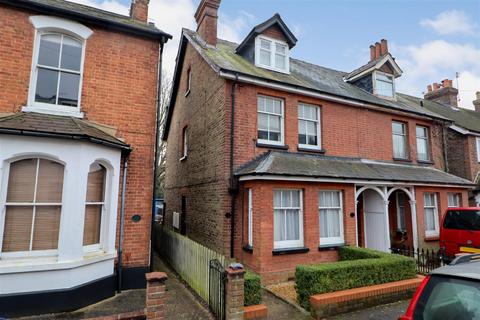 20b Denne Parade, Horsham, RH12 1JD