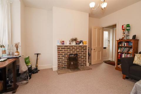 20b Denne Parade, Horsham, RH12 1JD