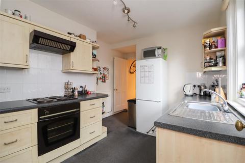 20b Denne Parade, Horsham, RH12 1JD