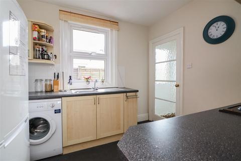 20b Denne Parade, Horsham, RH12 1JD