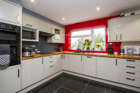 6 bedroom detached house for sale, Friston Close, Seaford