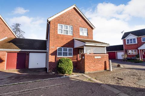 3 bedroom detached house for sale, Ashmans Row, South Woodham Ferrers