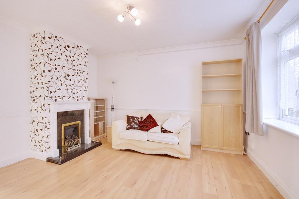Cherwell Grove, South Ockendon RM15 3 bed terraced house £325,000