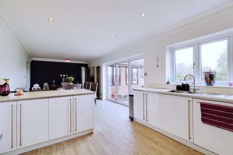 2, Evergreens North Road, South Ockendon, RM15 6SS