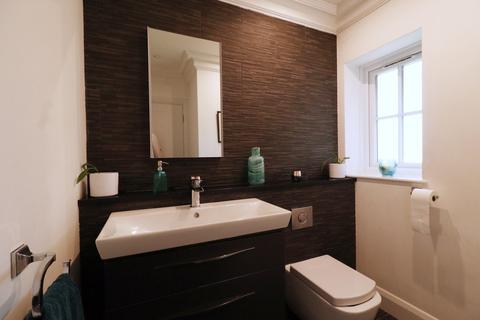 2, Evergreens North Road, South Ockendon, RM15 6SS