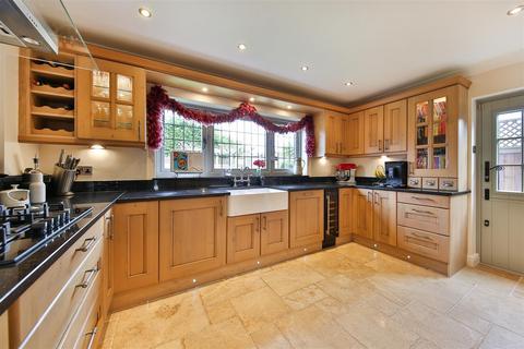 4 bedroom house for sale, Hall Close, Cutthorpe, Chesterfield