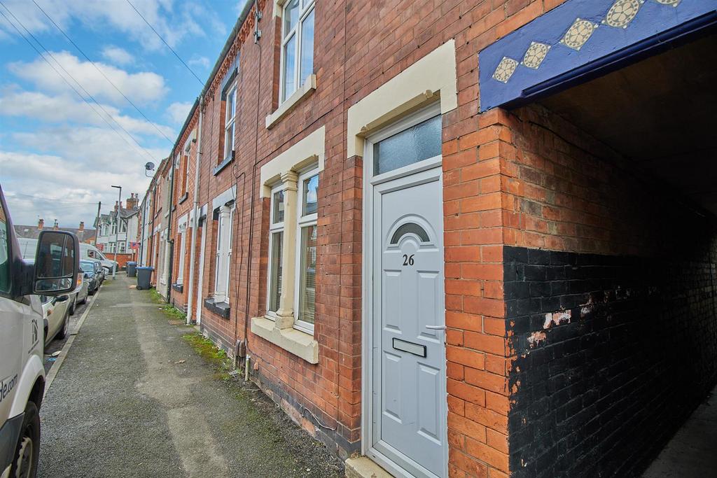 Charles Street, Hinckley, Leicestershire 2 bed terraced house £700
