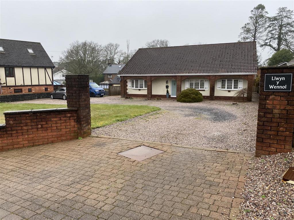 Wernoleu Road, Ammanford 4 bed detached bungalow for sale £385,000