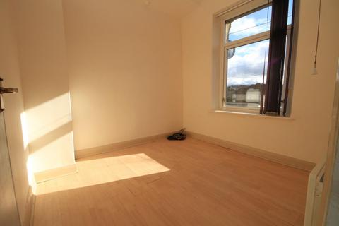 13 Ashgrove, Eccleshill, Bradford, BD2 3ET