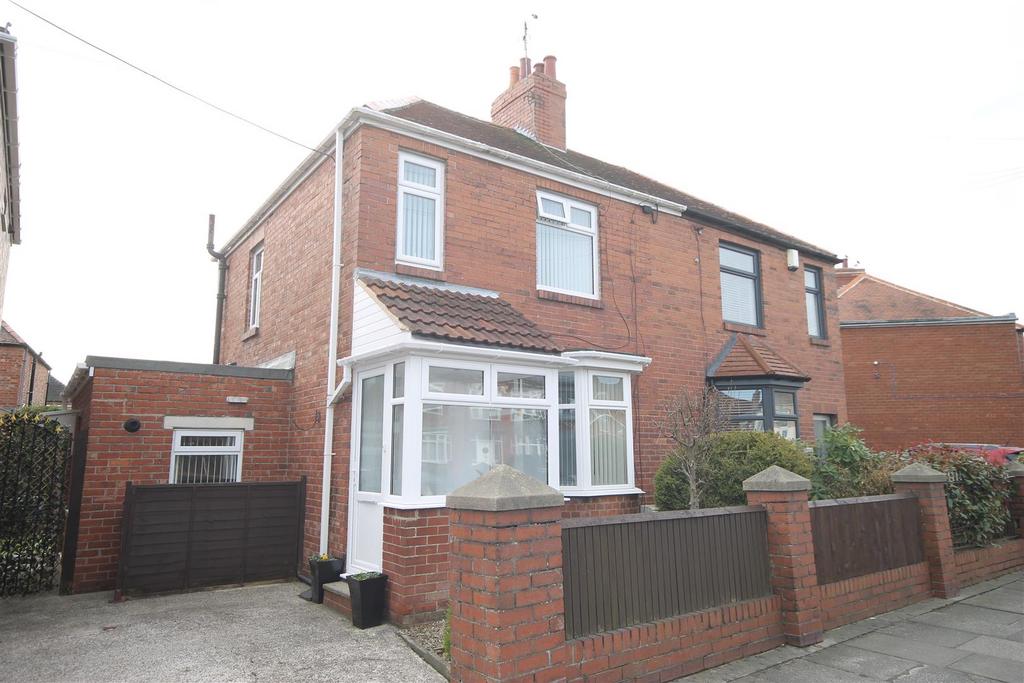 Stakeford Lane, Choppington, Northumberland 2 bed semidetached house
