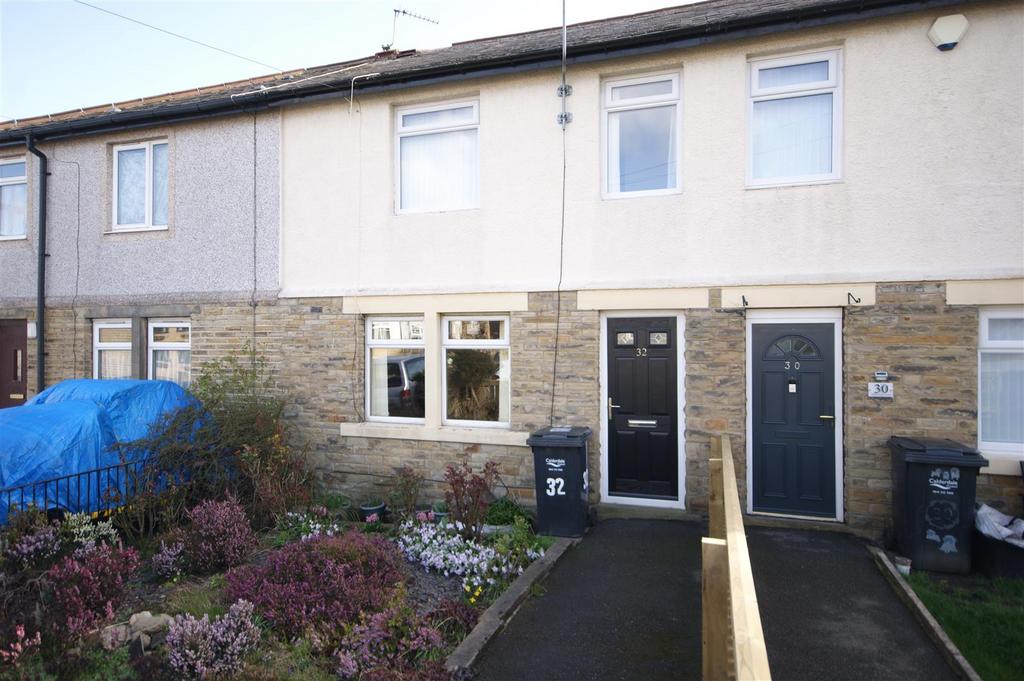 Smith House Avenue, Brighouse 2 bed semidetached house £110,000