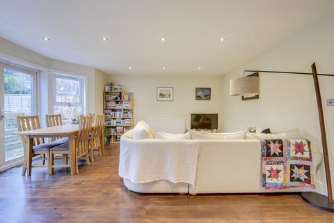 Flat 2, 25 Manor Park, London, SE13 5QZ