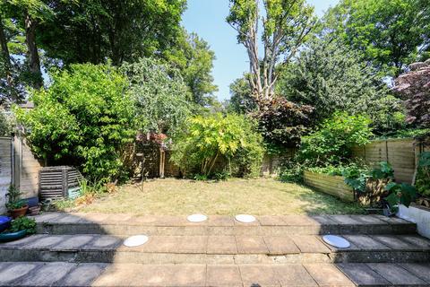 Flat 2, 25 Manor Park, London, SE13 5QZ