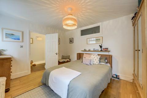 Flat 2, 25 Manor Park, London, SE13 5QZ