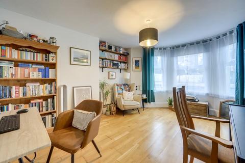Flat 2, 25 Manor Park, London, SE13 5QZ