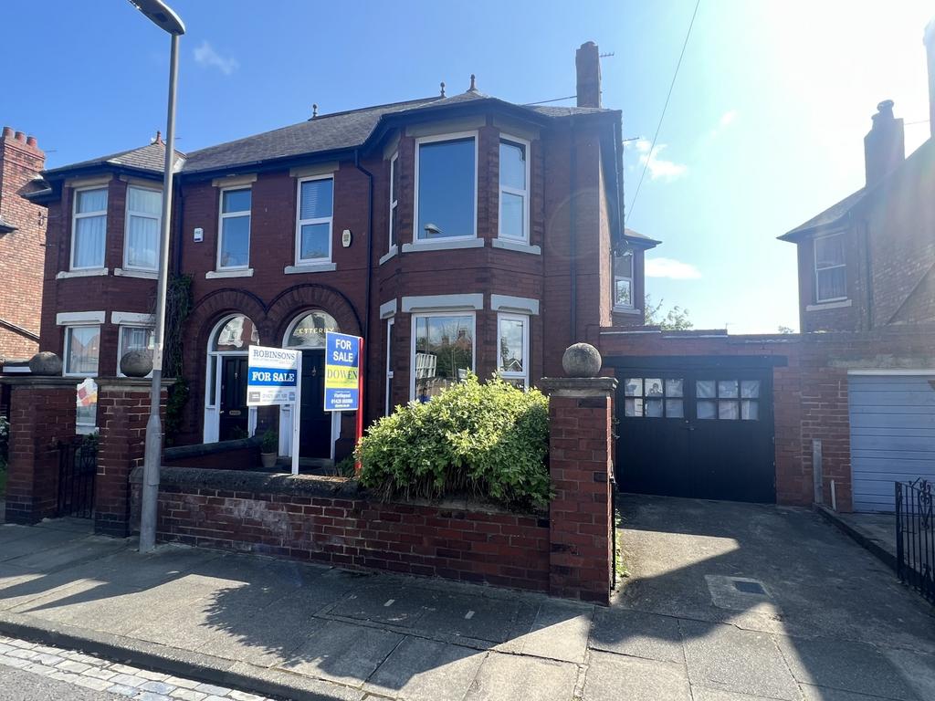 Tunstall Avenue, Hartlepool, County Durham, TS26 4 bed semidetached