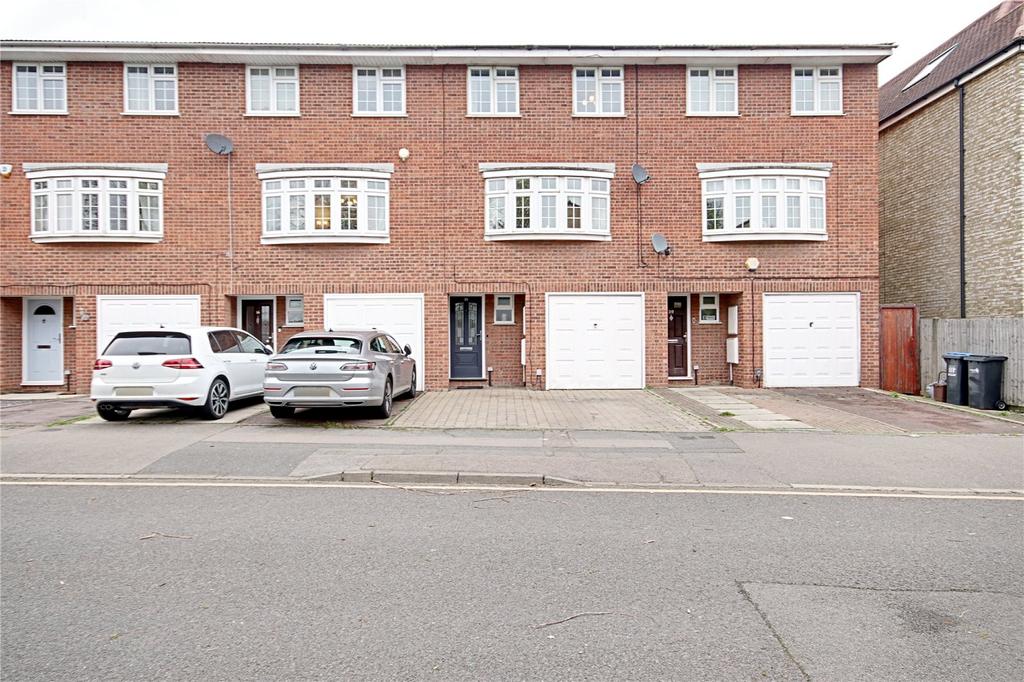 Lincoln Road, Enfield, EN1 4 bed terraced house £620,000