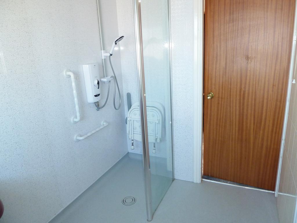 Shower enclosure