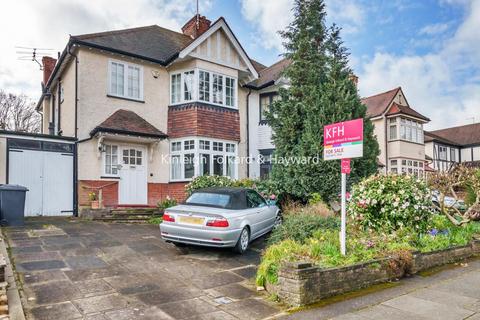 38 Ravensdale Avenue, London, N12 9HT