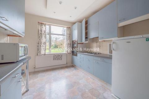 38 Ravensdale Avenue, London, N12 9HT