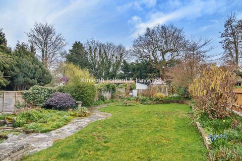 38 Ravensdale Avenue, London, N12 9HT