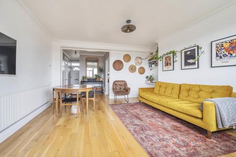 Flat 24, Beech House Ainsty Estate, London, SE16 7DQ