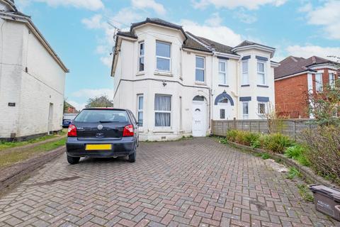 6 bedroom detached house to rent, Large student house Stewart Road