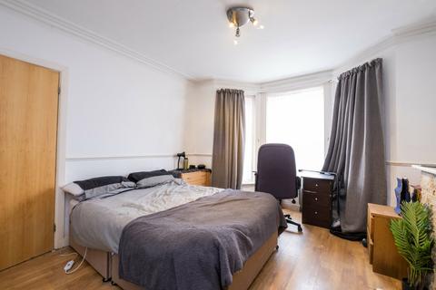 undefined, Large 6 Bed student house Stewart Road