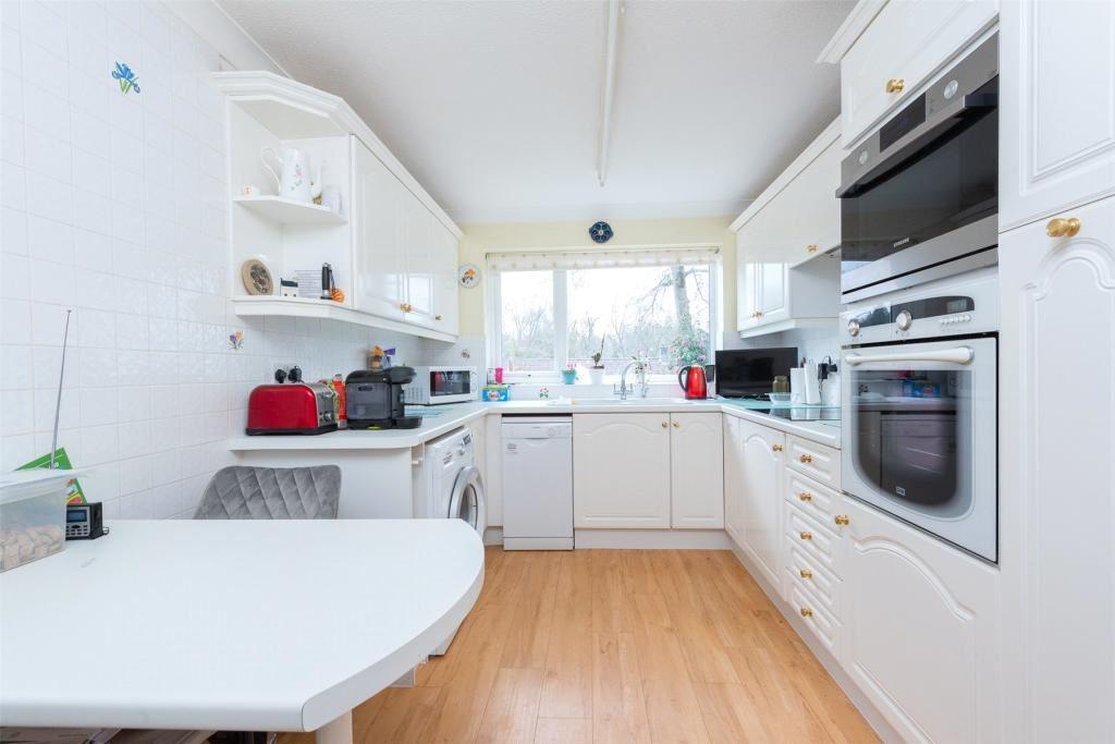 Langley Drive, Camberley, Surrey, GU15 3TB 4 bed detached house £600,000