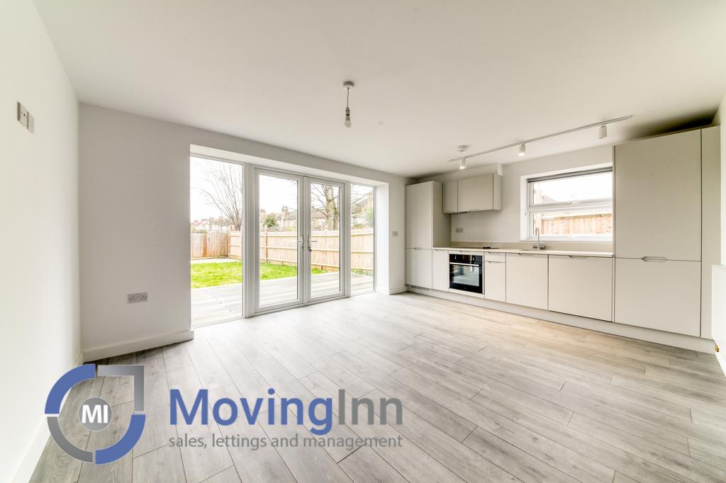 Bensham Lane, Thornton Heath, Surrey... 1 bed flat £1,495 pcm (£345 pw)