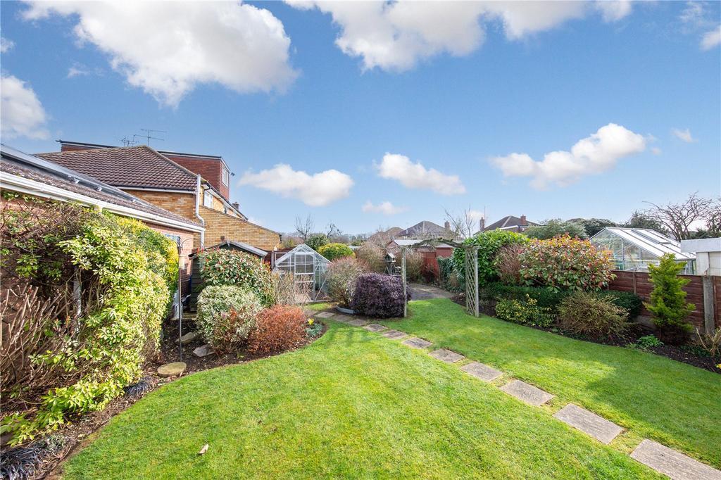 Luton, Bedfordshire LU2 3 bed semidetached house for sale £450,000