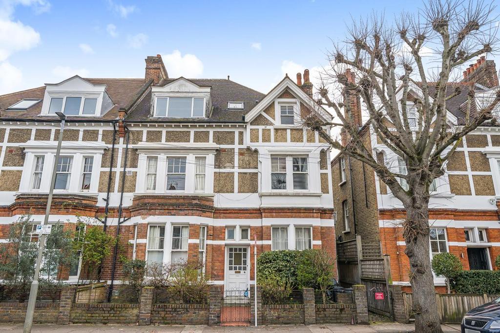 Ravenslea Road, Balham 2 bed flat £650,000