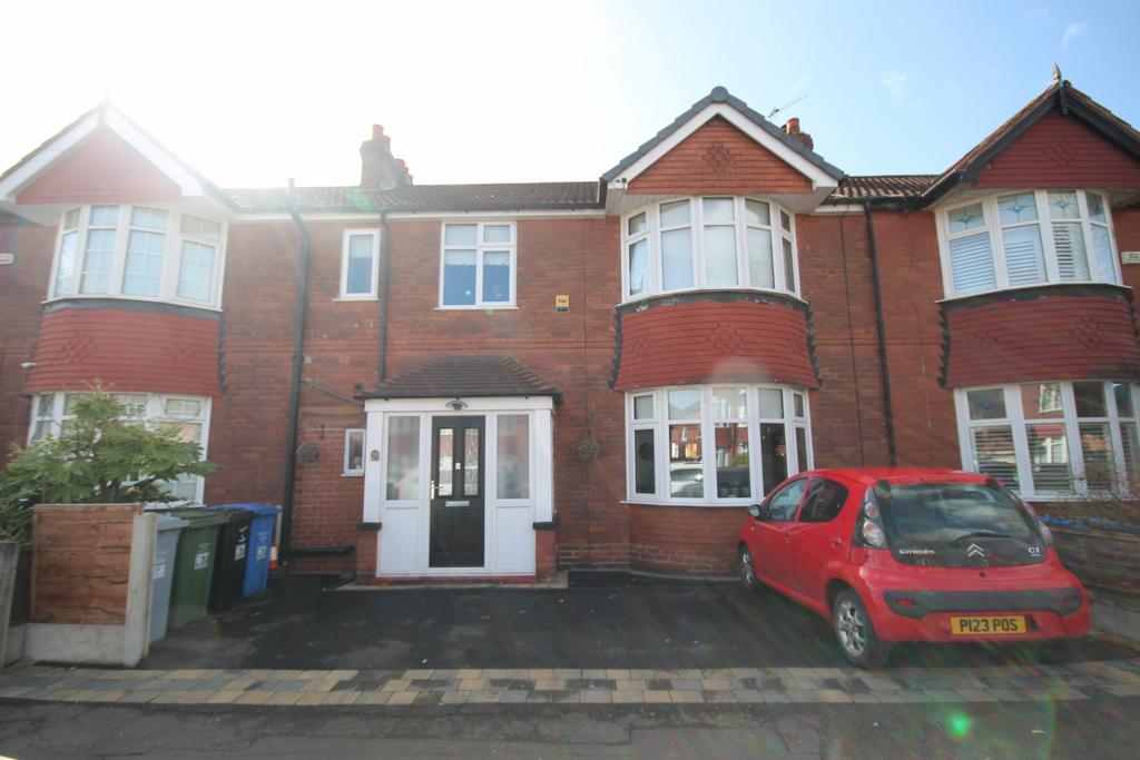 Davyhulme Road East, Stretford, M32 0DH 3 bed terraced house £325,000