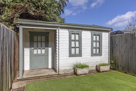 19 Henty Walk, London, SW15 5AG