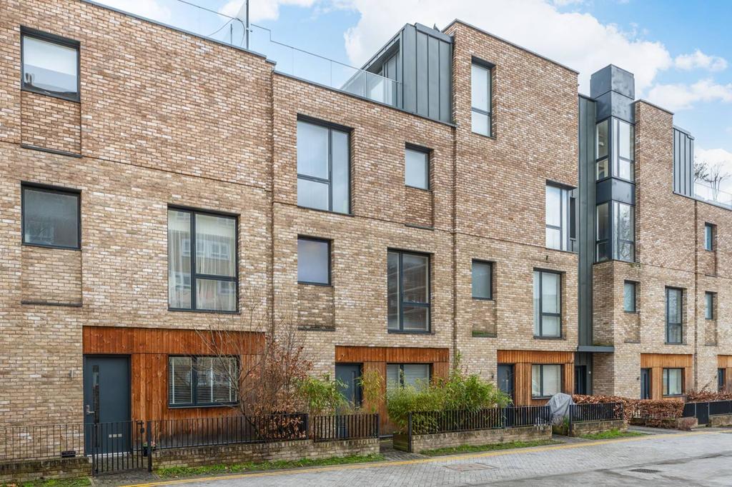 Bristol Walk, Kilburn, London, NW6 2 bed flat £3,250 pcm (£750 pw)