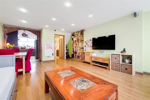 37 Hamfrith Road, London, E15 4LG