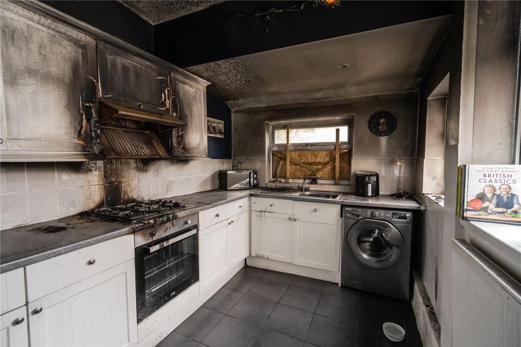 Kitchen (2)