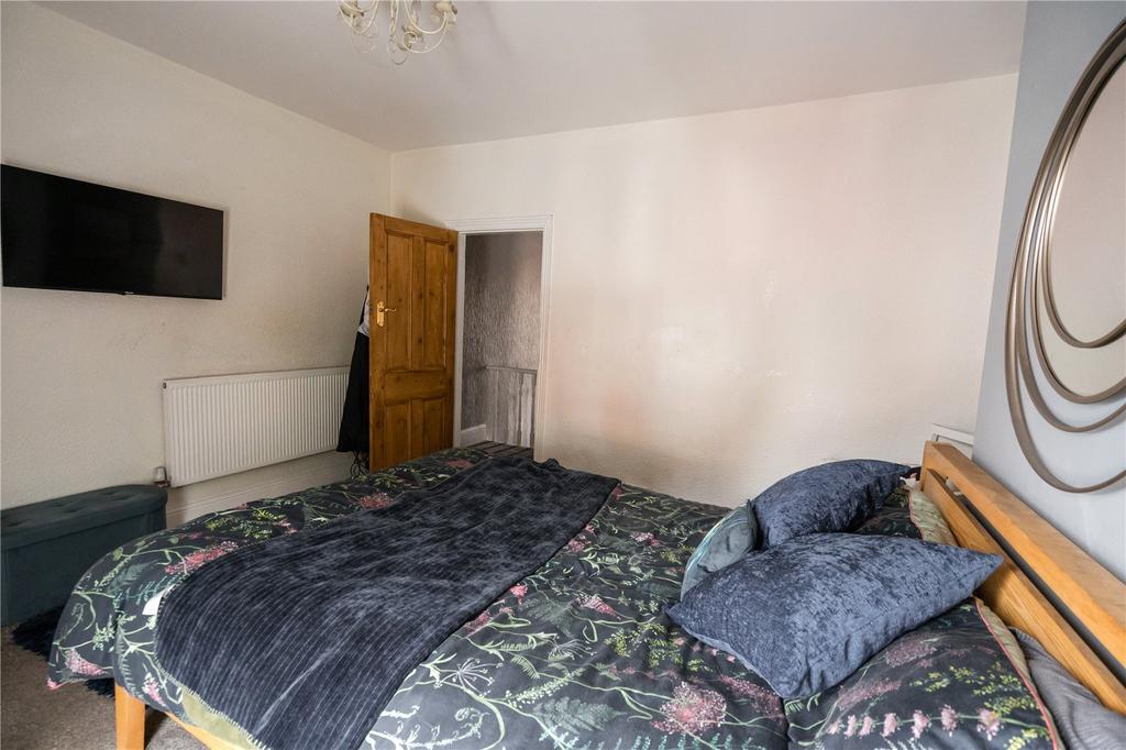 Bedroom 1 (2)