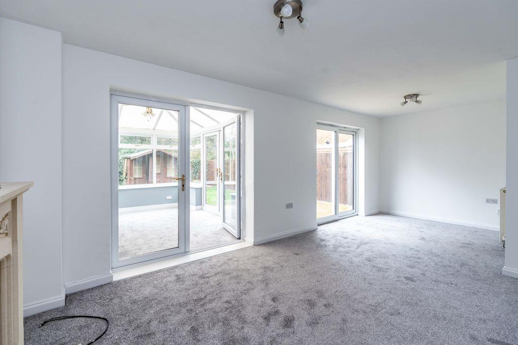 Living room/dining room