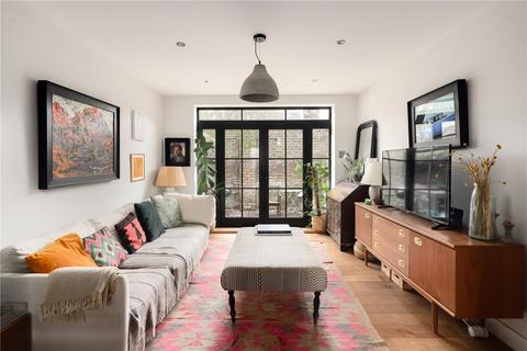 16 Mile End Place, London, E1 4BH