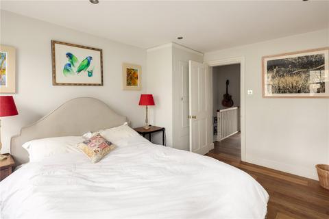 16 Mile End Place, London, E1 4BH