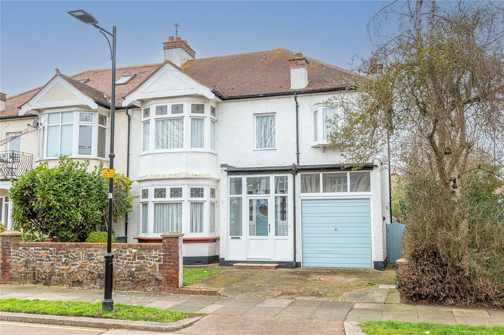 Walton Road, Thorpe Bay, Essex, SS1 4 bed semidetached house for sale