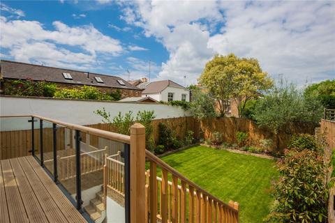 46 The Vineyard, Richmond, TW10 6AZ