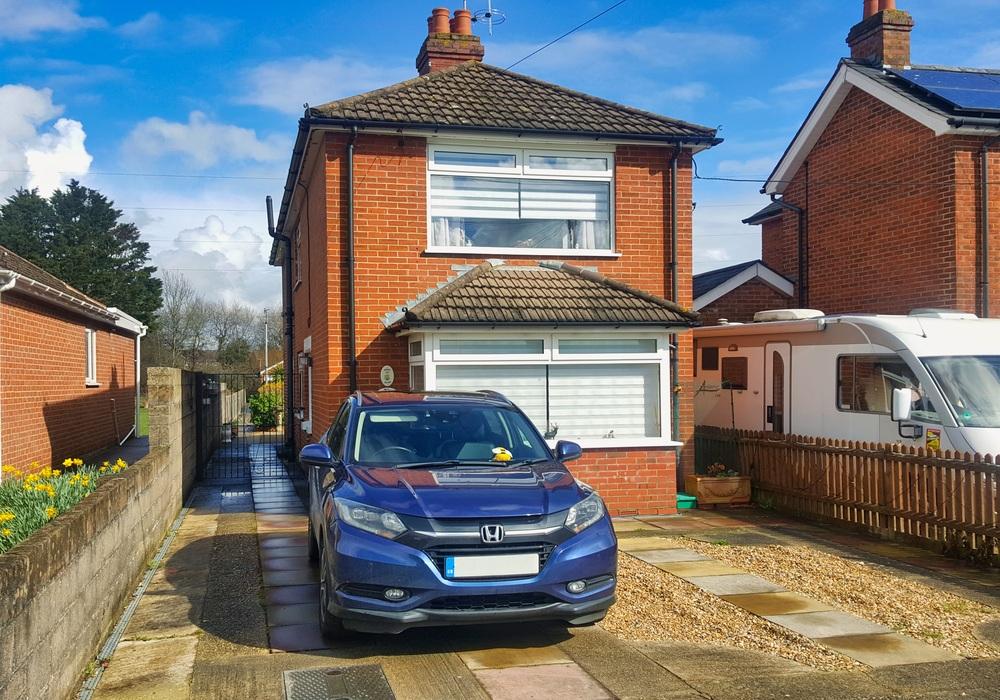 Jacobs Gutter Lane, Totton SO40 3 bed detached house for sale £475,000