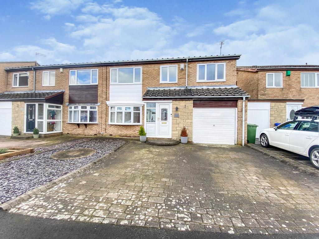 Kirton Way, Cramlington, Northumberland, NE23 2XR 4 bed semidetached