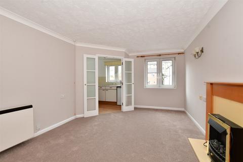 1 bedroom flat for sale, Croydon Road, Caterham, Surrey