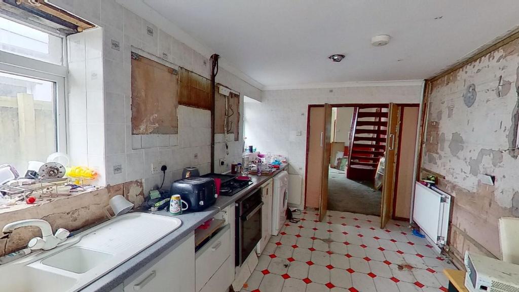 32 Pandy Road, Bedwas, Caerphilly, Mid CF83 8EJ 4 bed